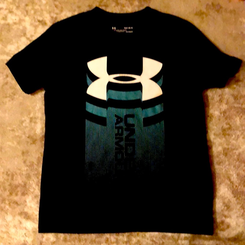 Under Armour top